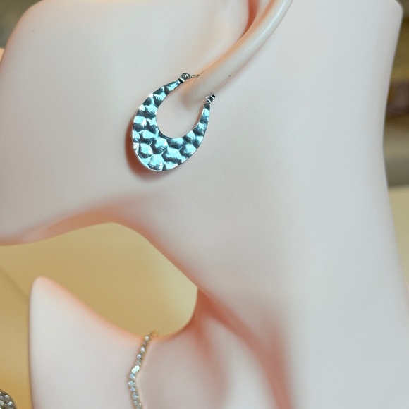 Elegant Silver Textured Hoop Earrings - Picture 5 of 11